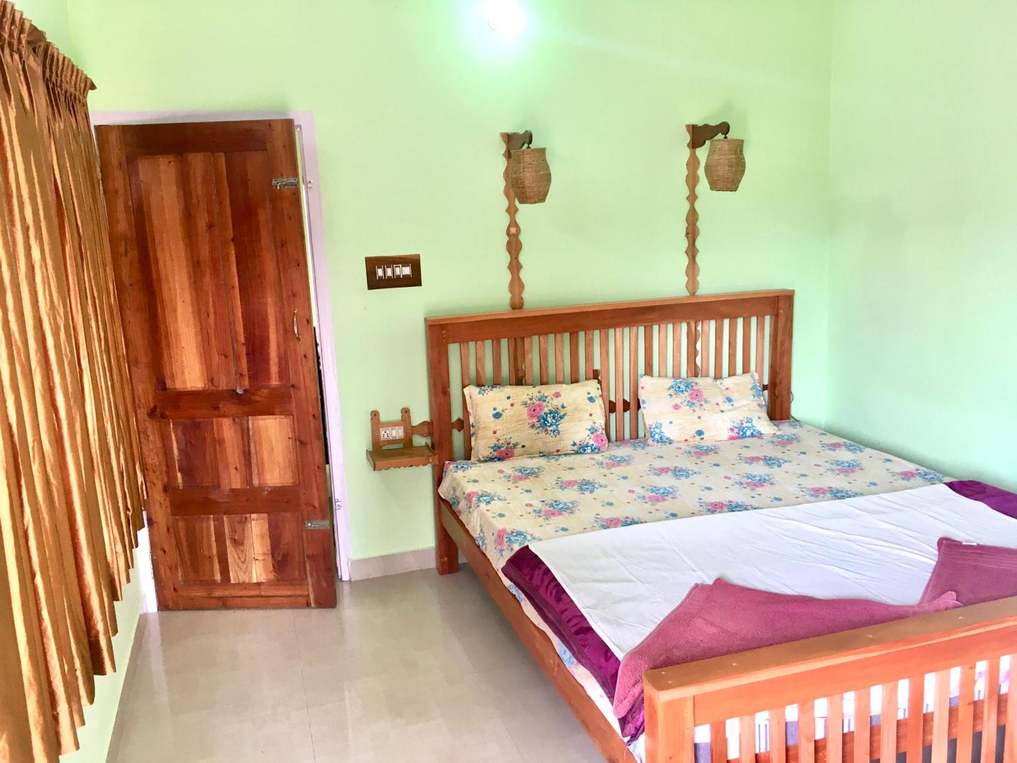 Panthalams Homestay Теккади Экстерьер фото
